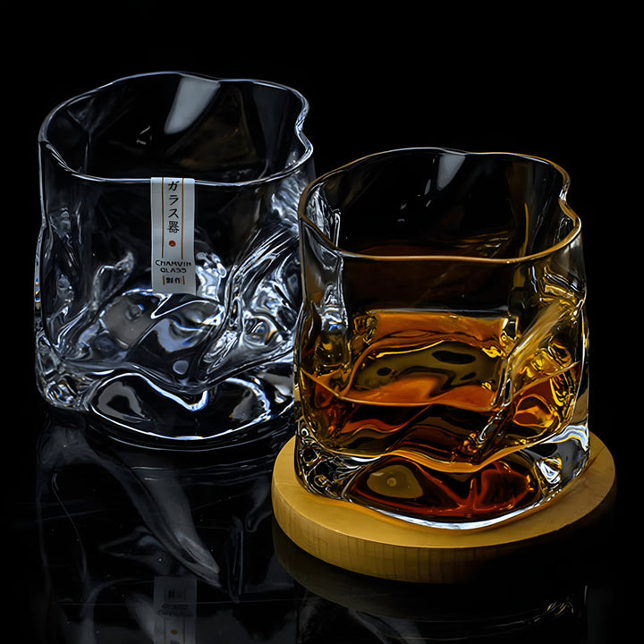 Verre à Whiskey Taillé à la Main dans le Style Edo Kiriko – Design Unique Froissé