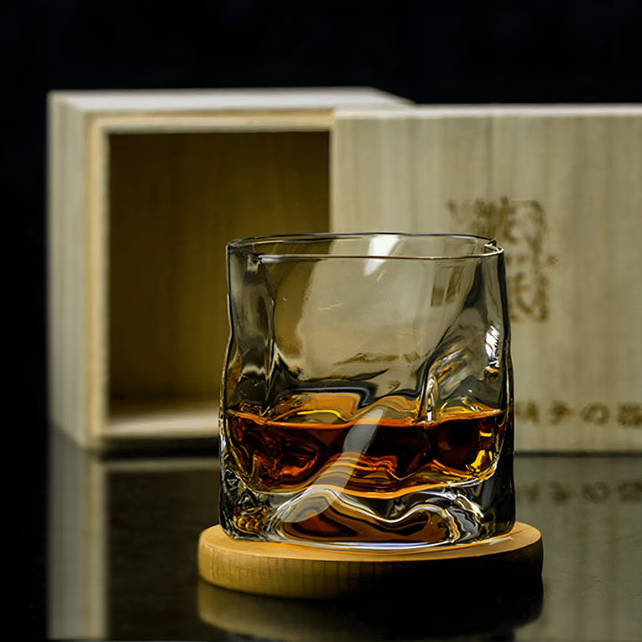 Verre à Whiskey Taillé à la Main dans le Style Edo Kiriko – Design Unique Froissé