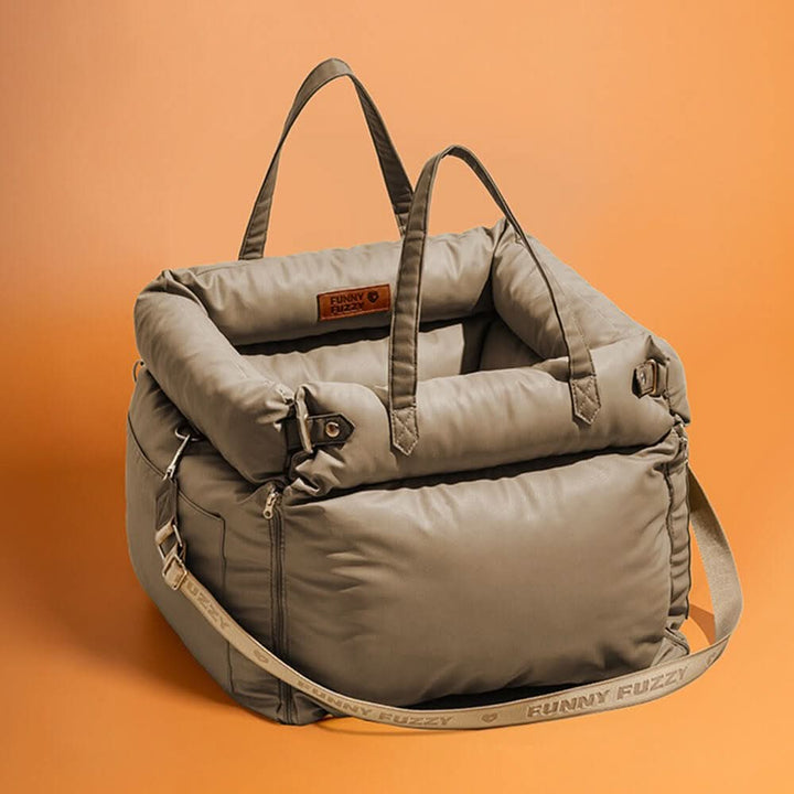 Siège de voiture de luxe pour chien avec ceinture de sécurité pour des trajets élégants