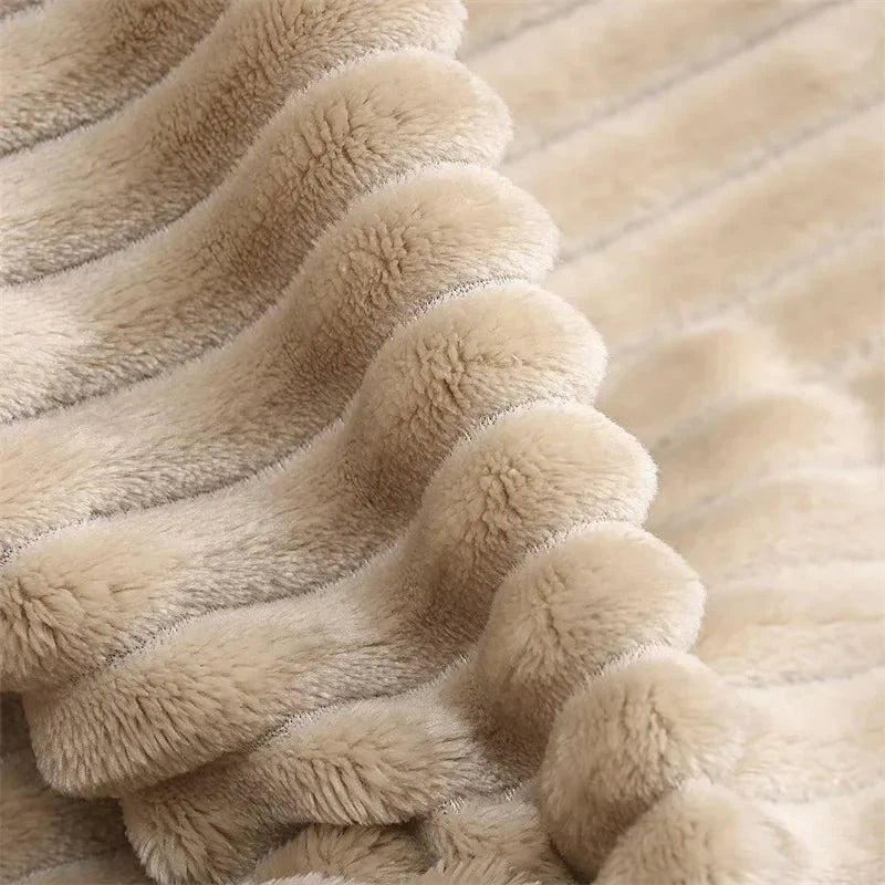 Couverture en Flanelle Polaire Large avec Motif Rayé