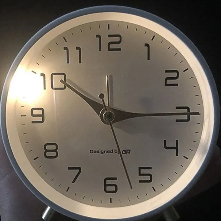 Horloge de table silencieuse scandinave contemporaine