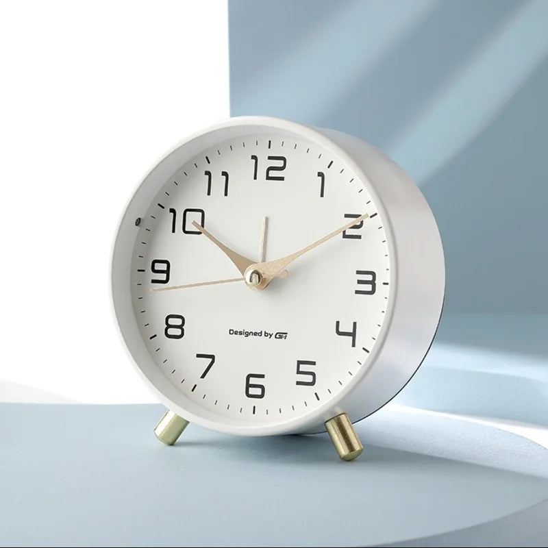 Horloge de table silencieuse scandinave contemporaine