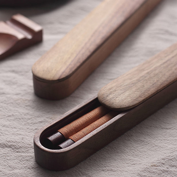 Baguettes en Noyer Noir avec Fil Décoratif dans une Boîte en Bois