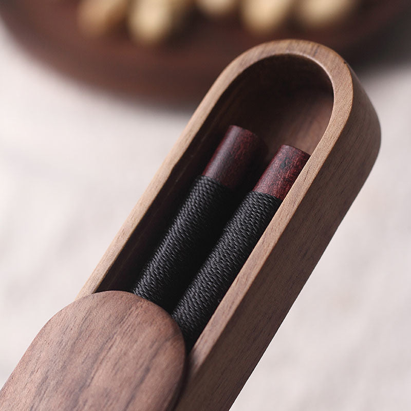 Baguettes en Noyer Noir avec Fil Décoratif dans une Boîte en Bois