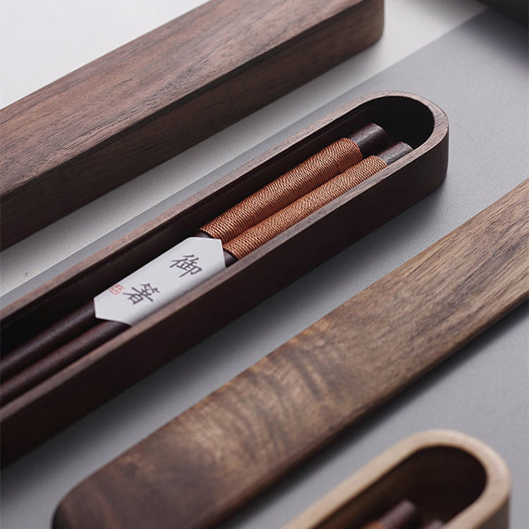 Baguettes en Noyer Noir avec Fil Décoratif dans une Boîte en Bois