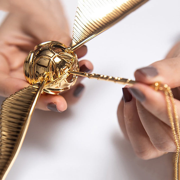 Boîte à Anneau en Or Plaqué 18k avec Design Mobile | Bijoux de Luxe