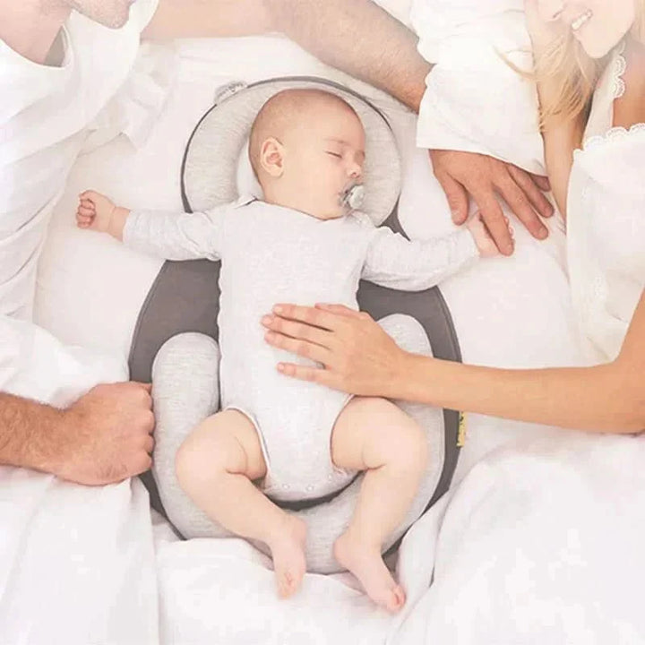 Coussin Ergonomique pour Bébé – Solution de Sommeil Sûre pour Nourrissons