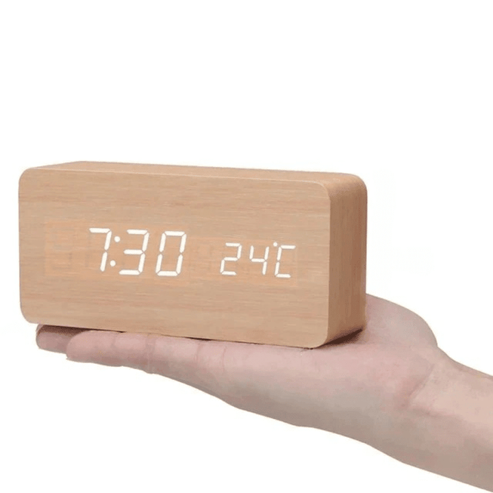 Horloge en Bois LED avec Contrôle Vocal pour un Affichage du Temps Élégant