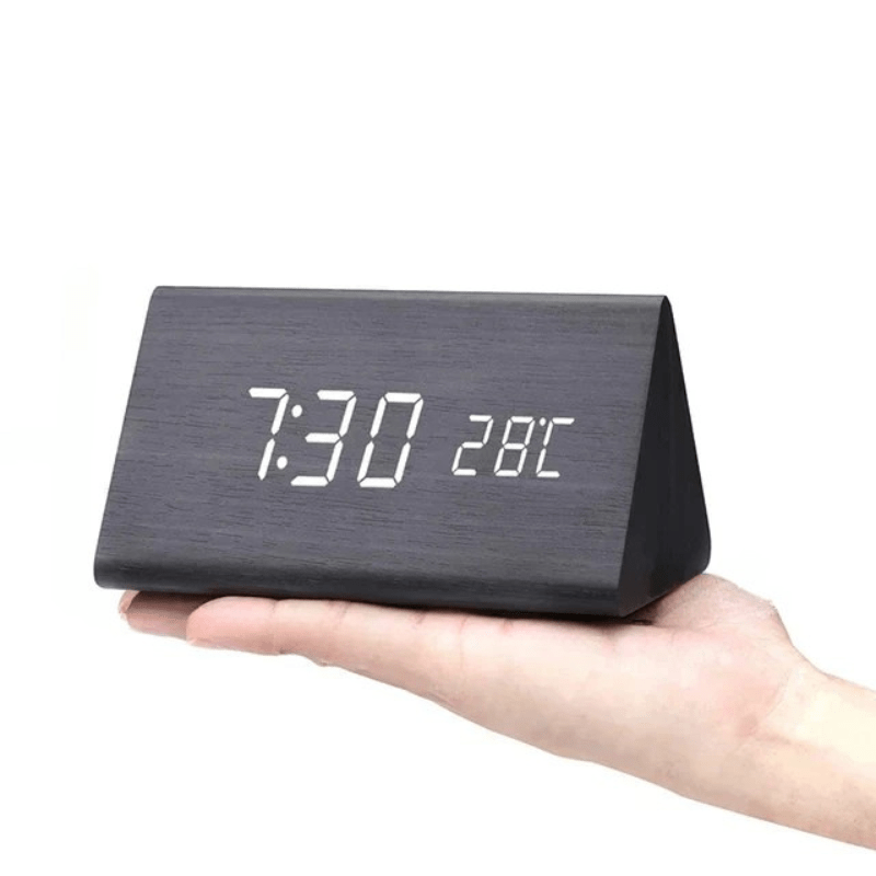 Horloge en Bois LED avec Contrôle Vocal pour un Affichage du Temps Élégant