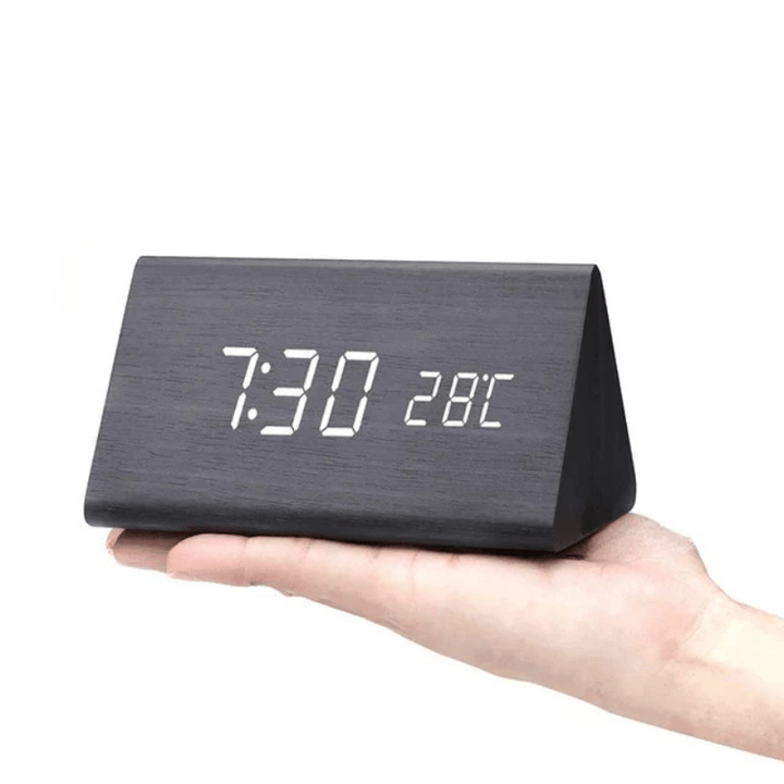 Horloge en Bois LED avec Contrôle Vocal pour un Affichage du Temps Élégant
