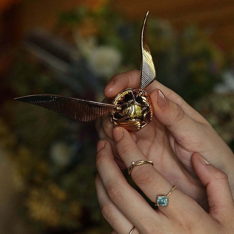 Boîte à Anneau en Or Plaqué 18k avec Design Mobile | Bijoux de Luxe