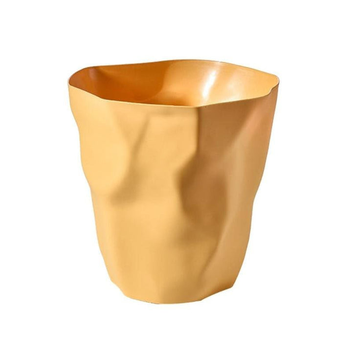 Corbeille à déchets de forme irrégulière au style nordique