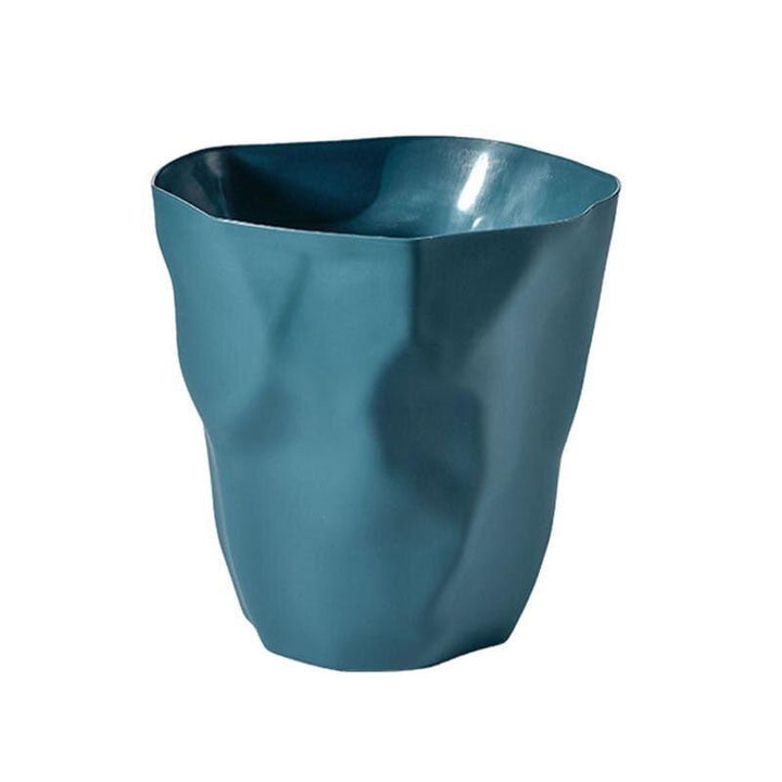 Corbeille à déchets de forme irrégulière au style nordique