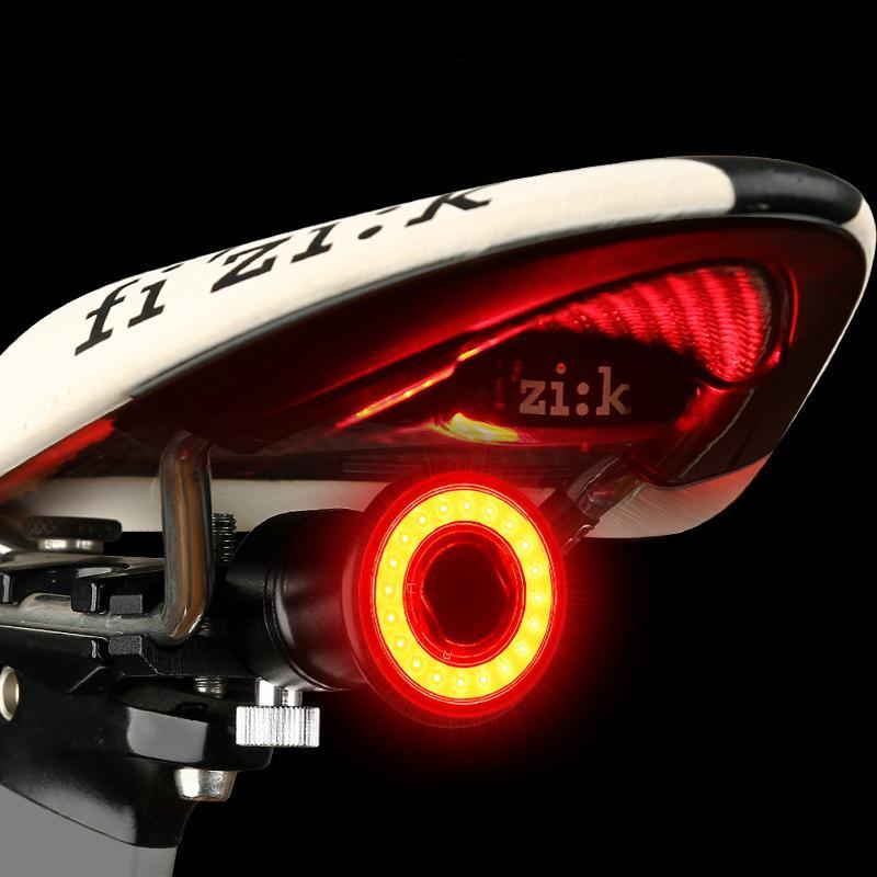 Feu arrière et feu de freinage pour vélos et vélos de route avec 6 modes et batterie